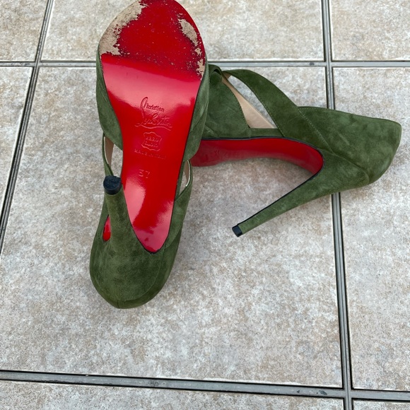 Christian Louboutin Drapanova green suede pumps - Picture 9 of 12